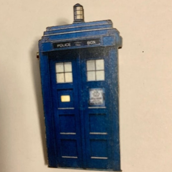 Police box blue brooch pin - Picture 2 of 10
